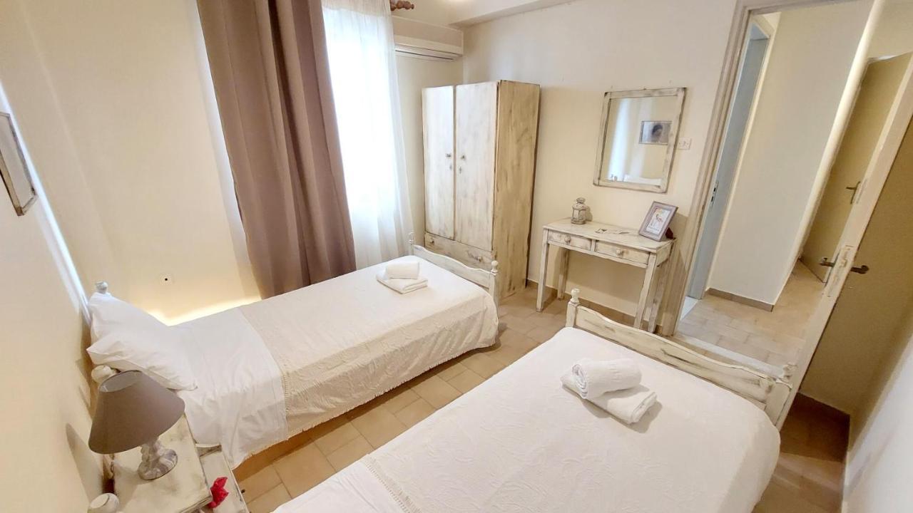 Lourantos Studios & Apartments Vathy  Exteriör bild