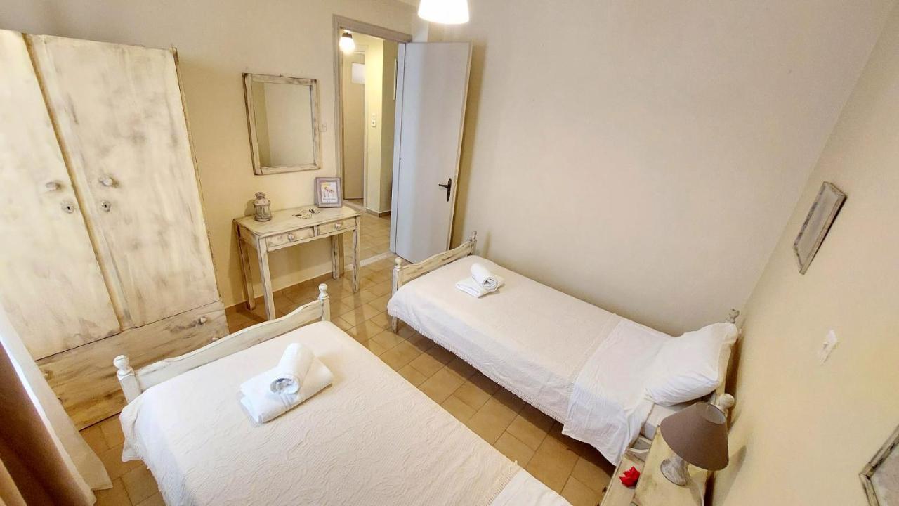 Lourantos Studios & Apartments Vathy  Exteriör bild