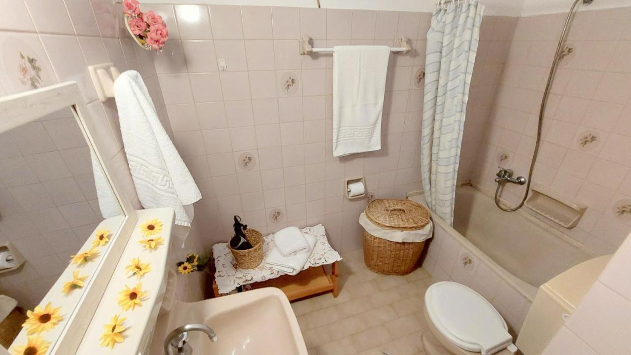 Lourantos Studios & Apartments Vathy  Exteriör bild