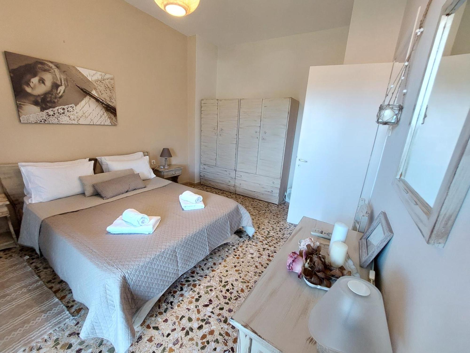 Lourantos Studios & Apartments Vathy  Exteriör bild